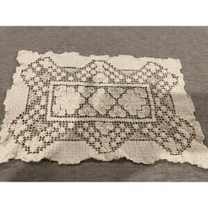 Vintage Filet Lace Doily/Mat Cover Cloth 6.5 x 10 inch